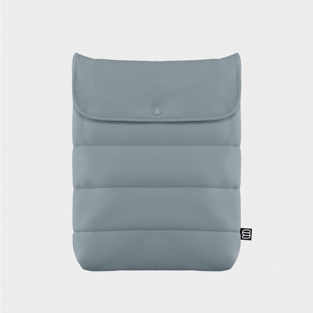 Aritzia Padded Sleeve in Light Blue